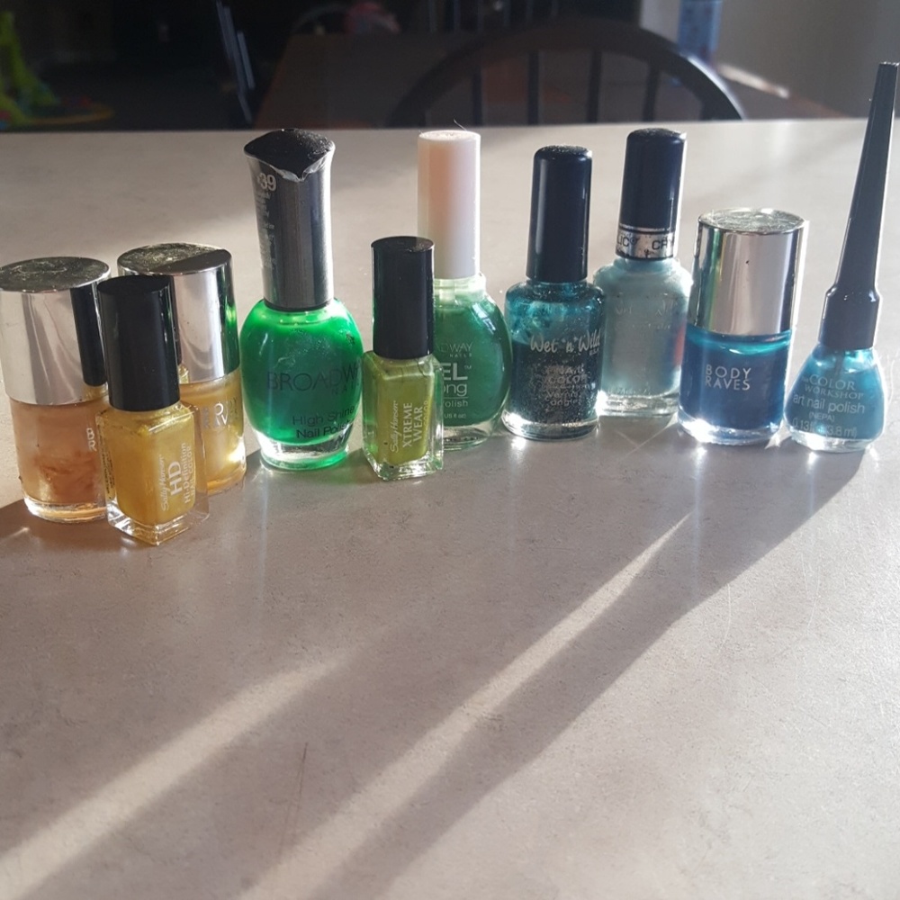 Lot of 21 nailpolishes!!!